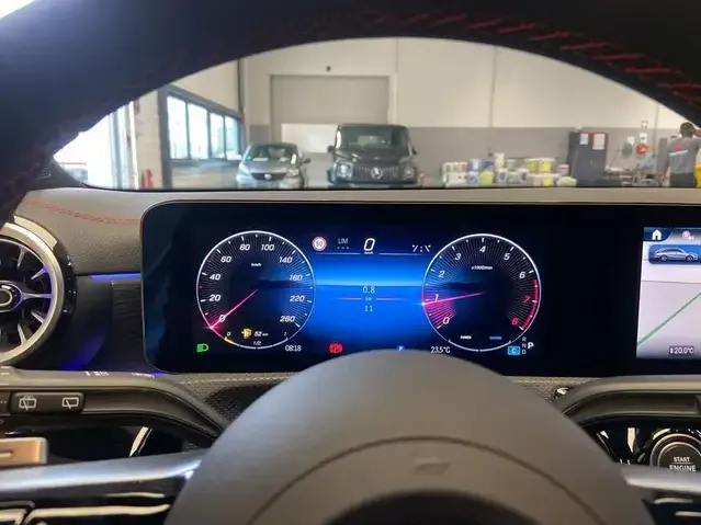 Mercedes-Benz CLA 180