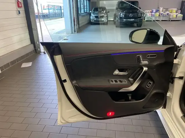 Mercedes-Benz CLA 180