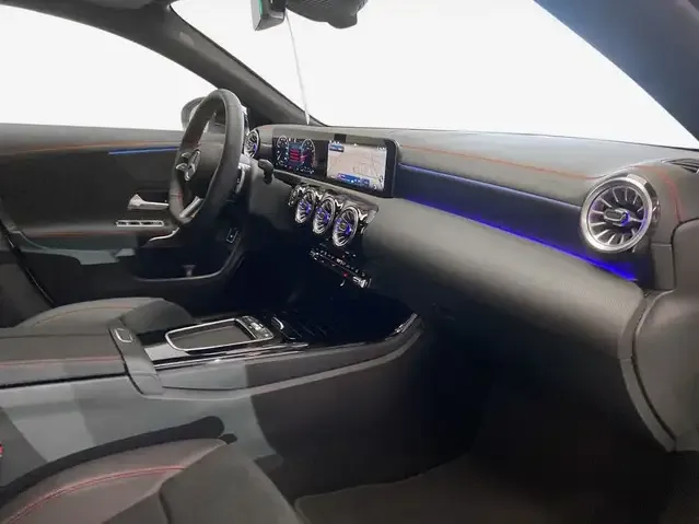 Mercedes-Benz CLA 180