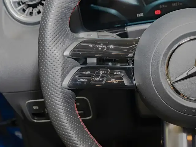 Mercedes-Benz EQA 300