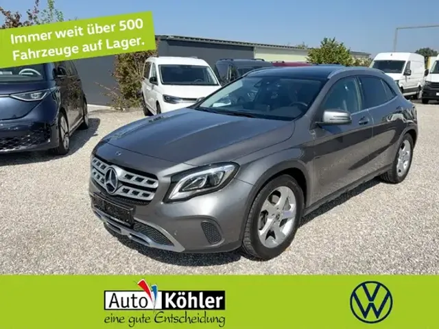 Mercedes-Benz GLA 220