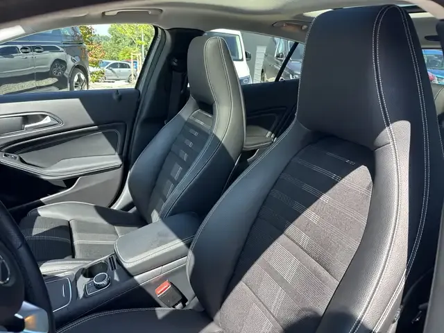 Mercedes-Benz GLA 220