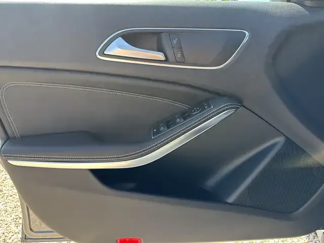 Mercedes-Benz GLA 220