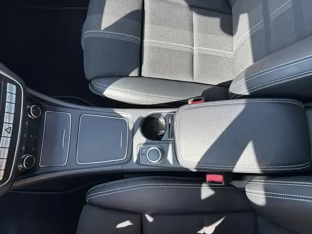 Mercedes-Benz GLA 220