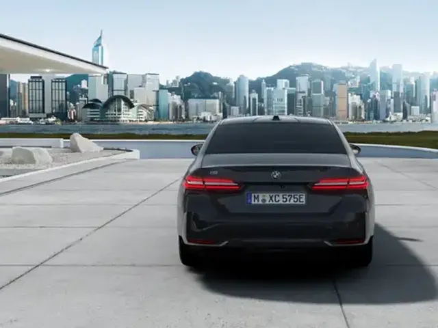 BMW i5