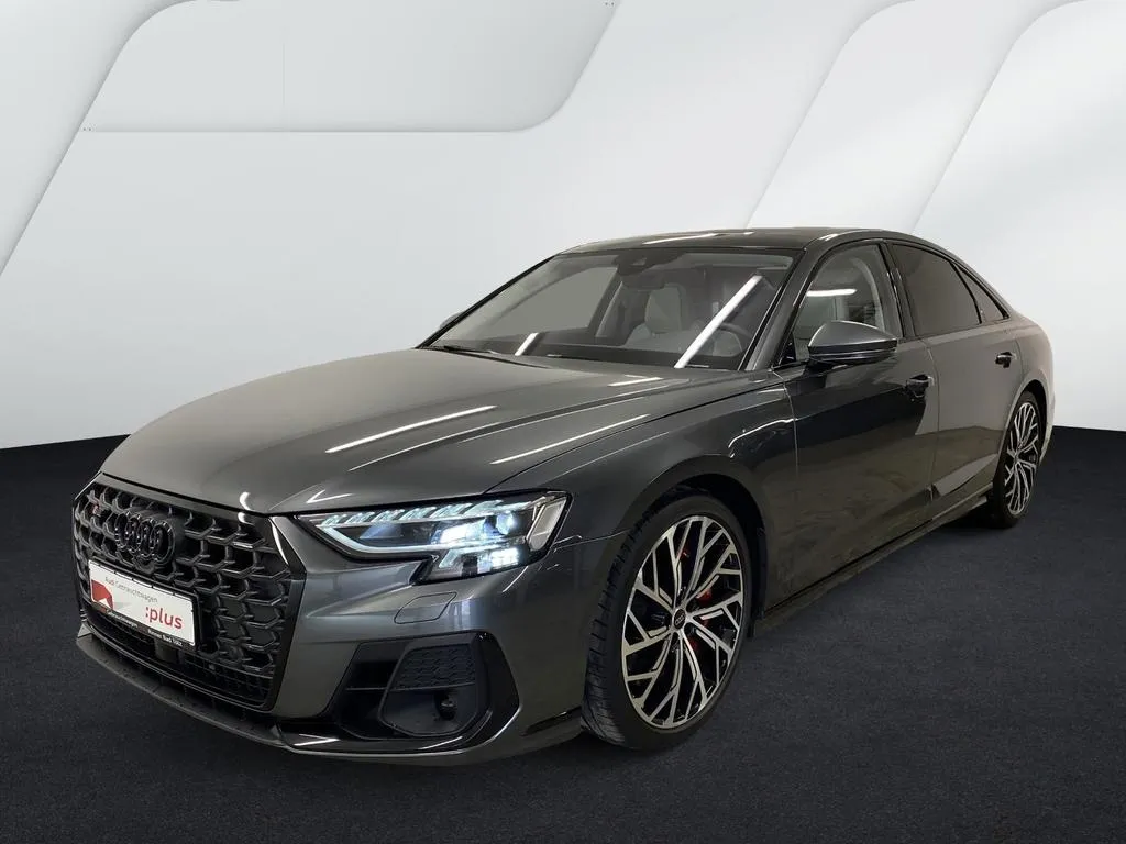 Audi S8