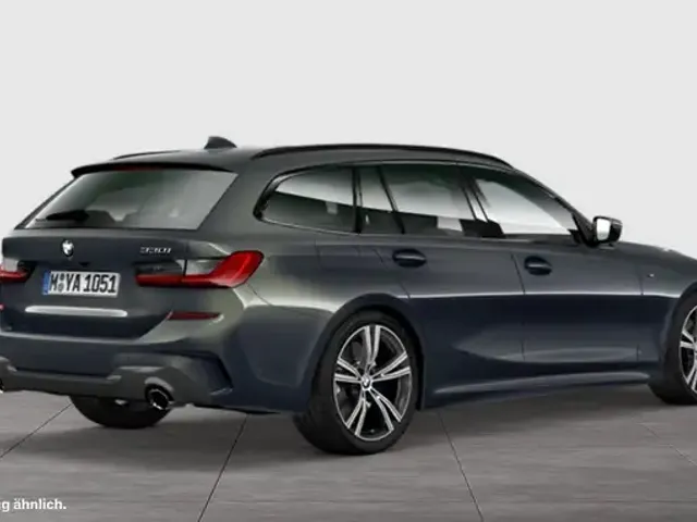 BMW 330