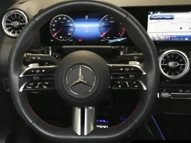 Mercedes-Benz GLA 200