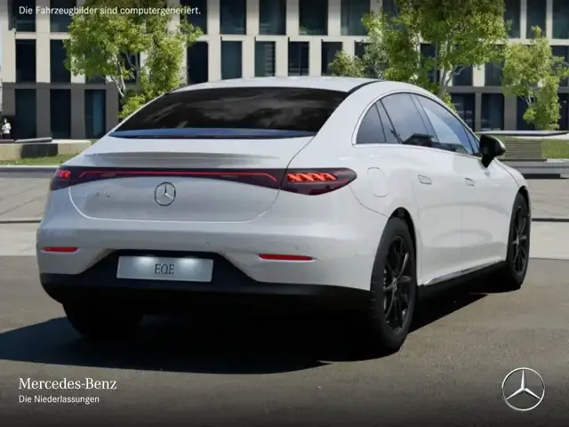 Mercedes-Benz EQE 300