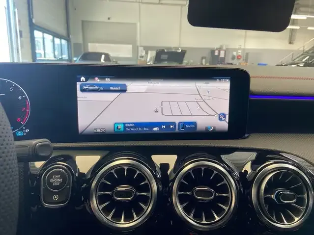 Mercedes-Benz CLA 180