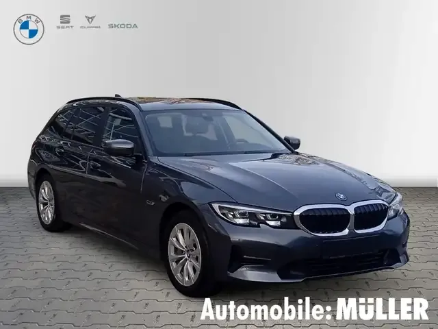 BMW 330