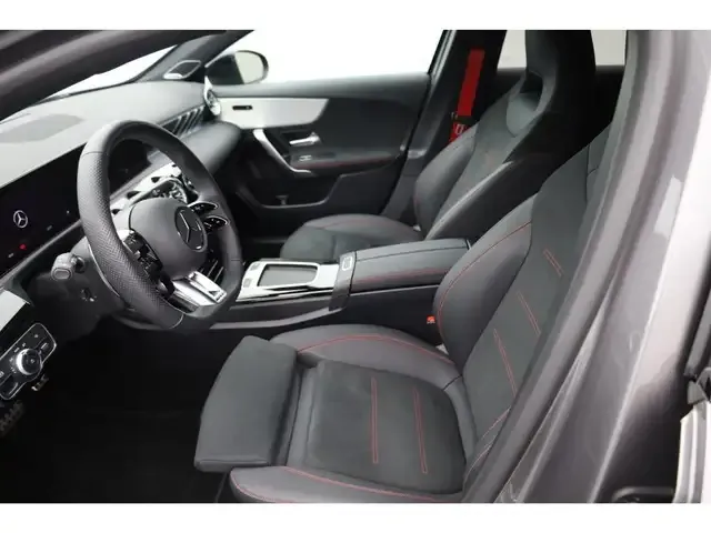 Mercedes-Benz A 35 AMG