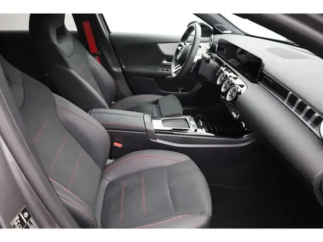 Mercedes-Benz A 35 AMG