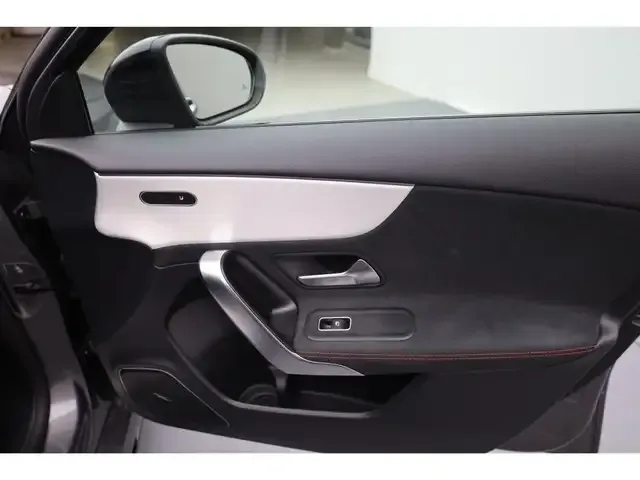 Mercedes-Benz A 35 AMG