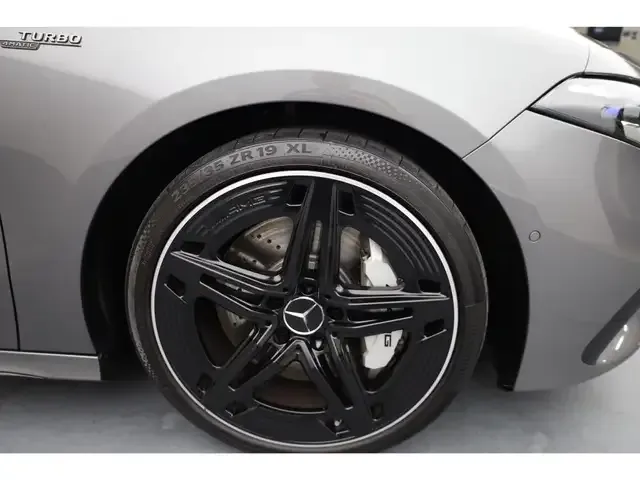 Mercedes-Benz A 35 AMG