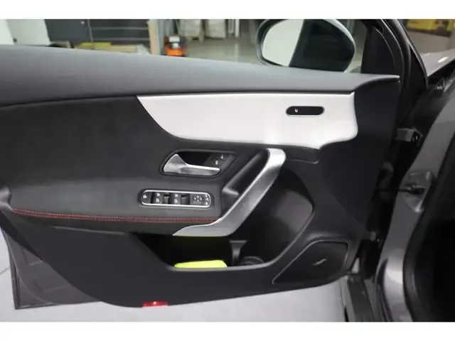 Mercedes-Benz A 35 AMG