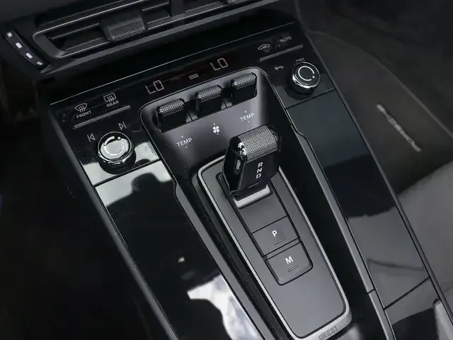 Porsche 992