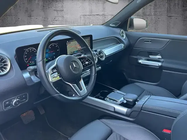 Mercedes-Benz EQB 350
