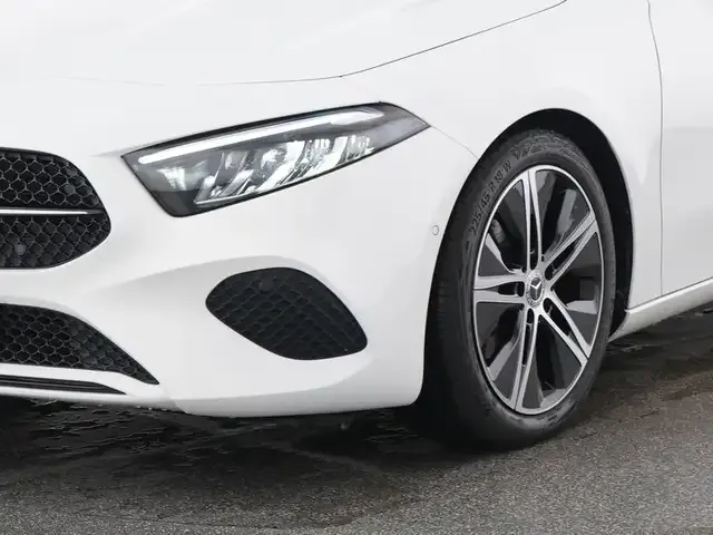 Mercedes-Benz A 220
