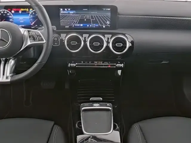 Mercedes-Benz A 220