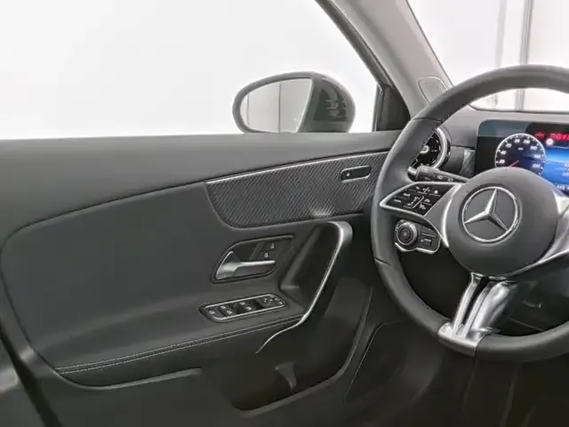 Mercedes-Benz A 220