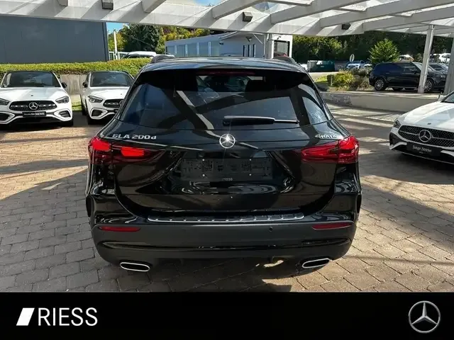 Mercedes-Benz GLA 200