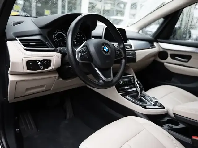 BMW 218