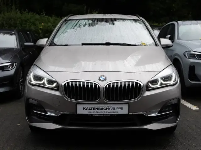 BMW 218