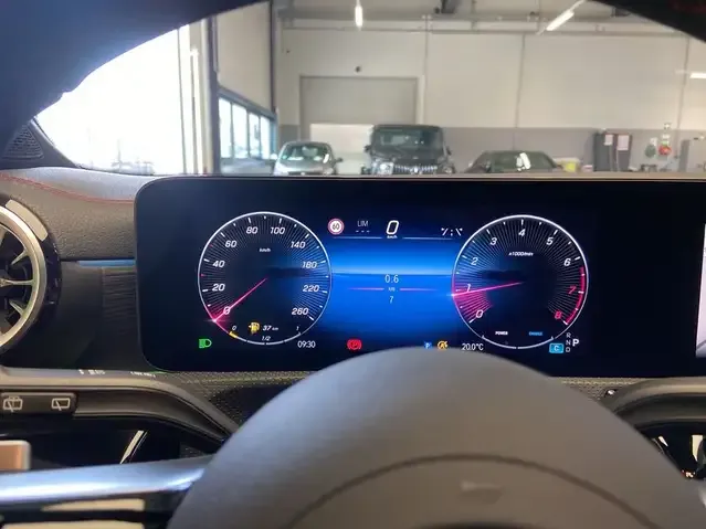 Mercedes-Benz CLA 180