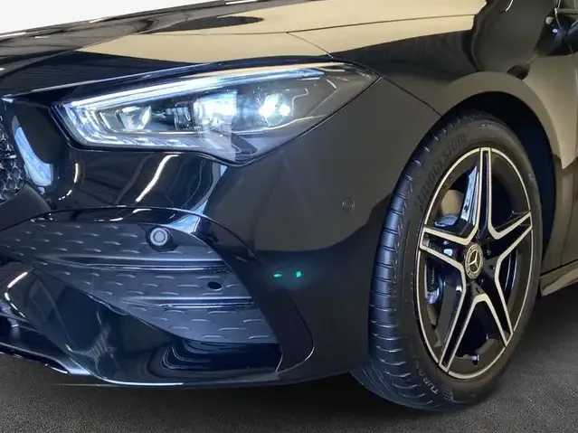 Mercedes-Benz CLA 180