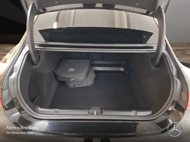 Mercedes-Benz EQE 350