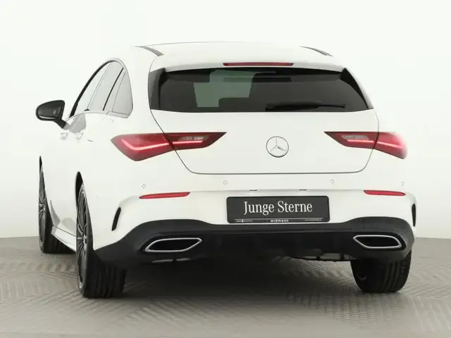 Mercedes-Benz CLA 200