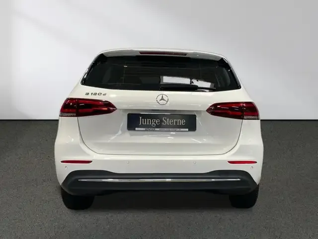 Mercedes-Benz B 180