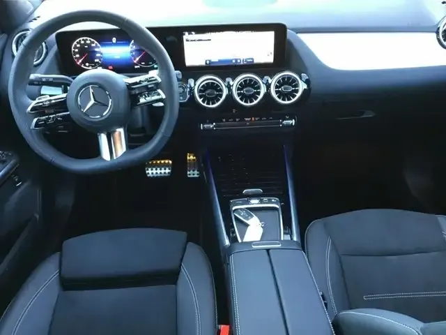 Mercedes-Benz GLA 220