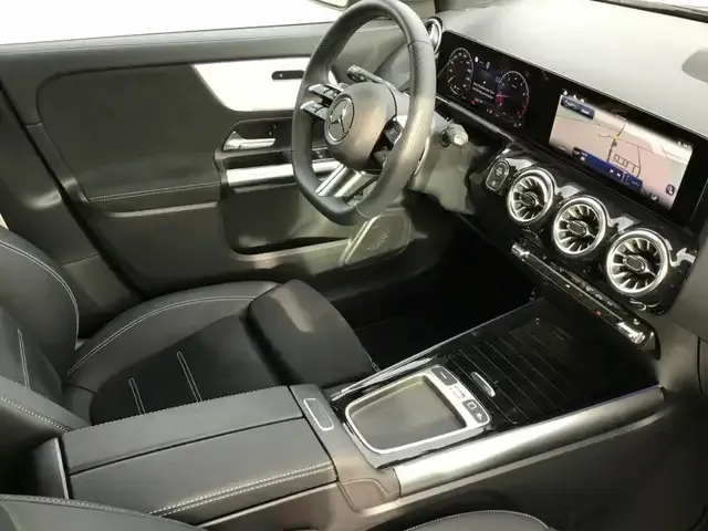 Mercedes-Benz GLA 220