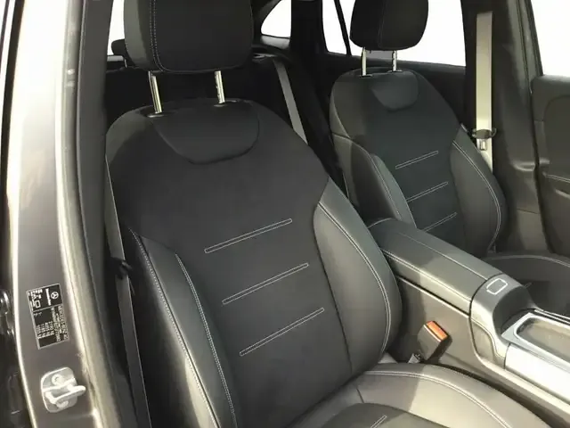 Mercedes-Benz GLA 220