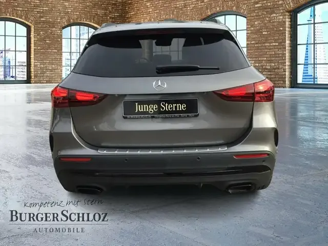 Mercedes-Benz GLA 220