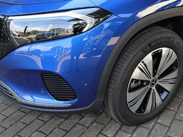 Mercedes-Benz EQA 300