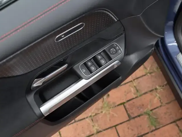 Mercedes-Benz GLB 250
