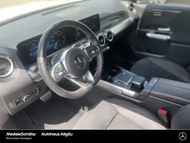 Mercedes-Benz GLB 180