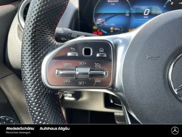 Mercedes-Benz GLB 180