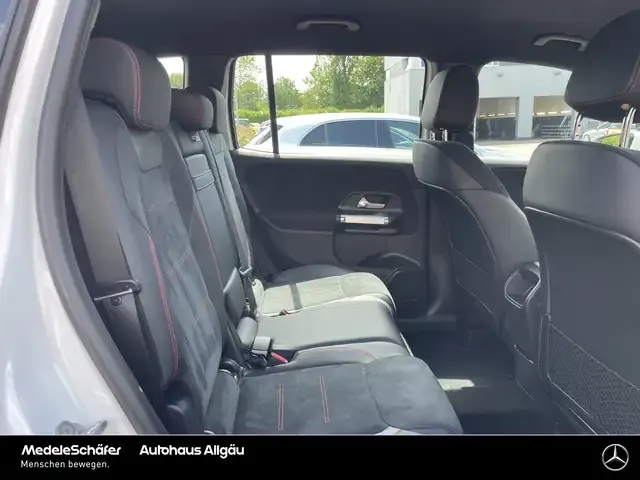 Mercedes-Benz GLB 180