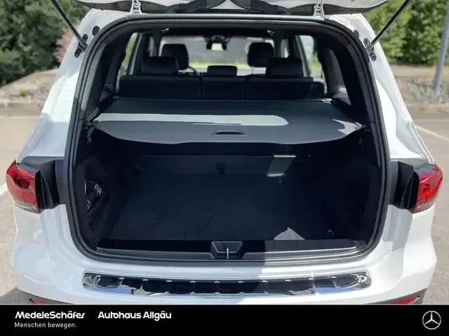 Mercedes-Benz GLB 180