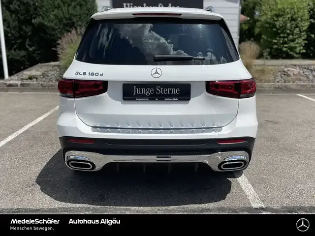 Mercedes-Benz GLB 180