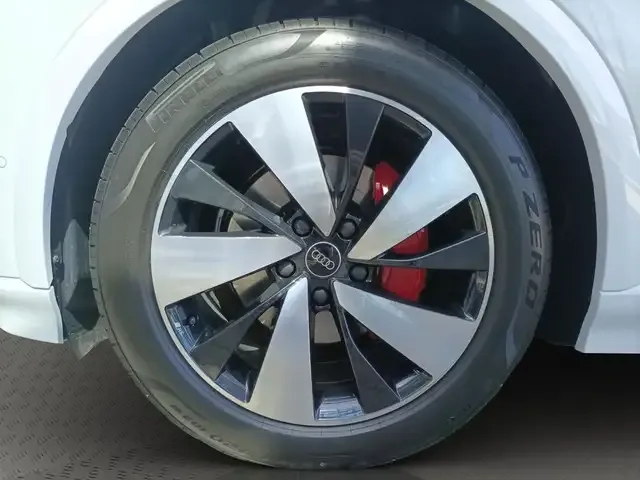 Audi Q6