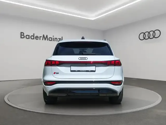 Audi Q6