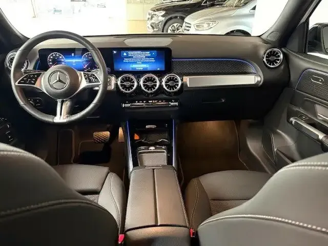 Mercedes-Benz GLB 200