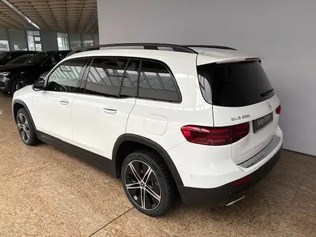 Mercedes-Benz GLB 200