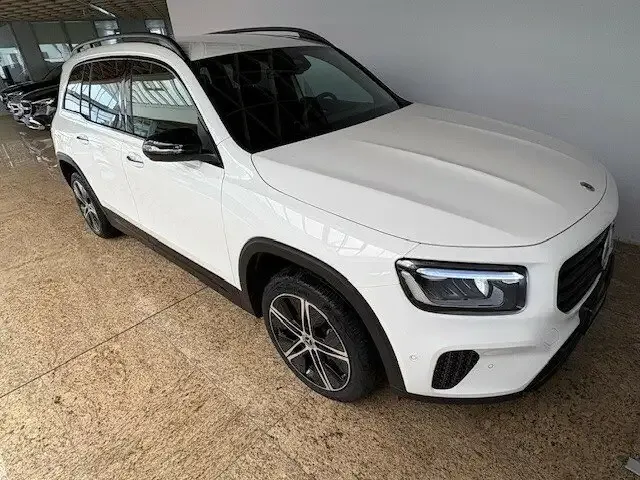 Mercedes-Benz GLB 200