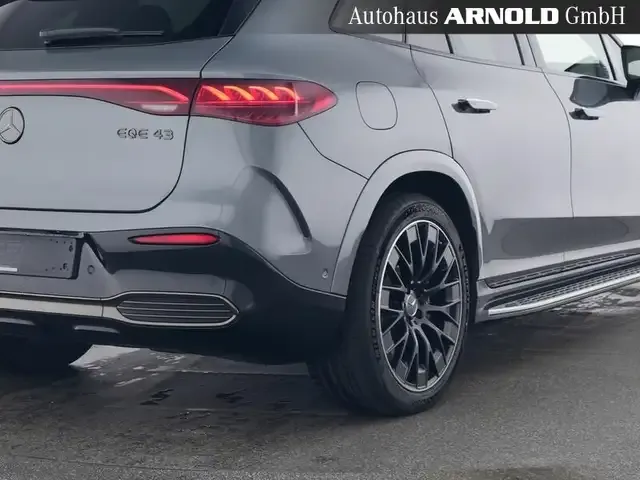 Mercedes-Benz EQE 43